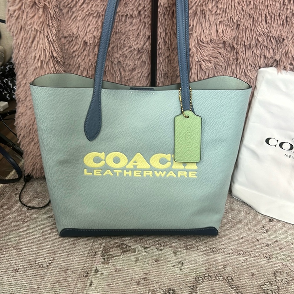 Coach Kia leather tote. EUC